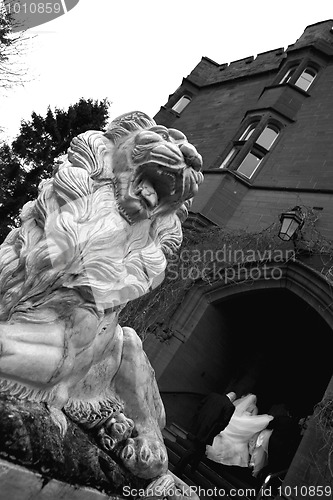 Image of bride on the steps of ruthin castle