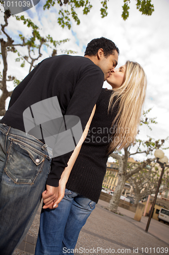 Image of City Couple Kiss