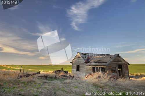 Image of abandoned homestead on prairie