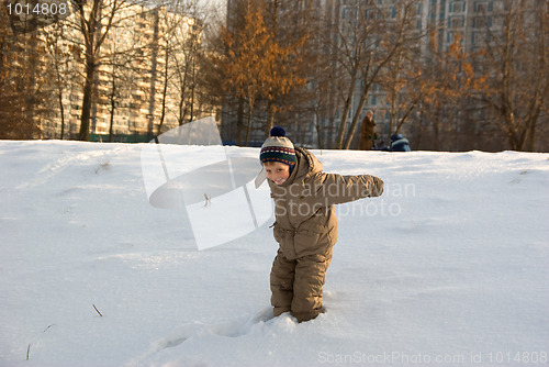 Image of The child on a hill