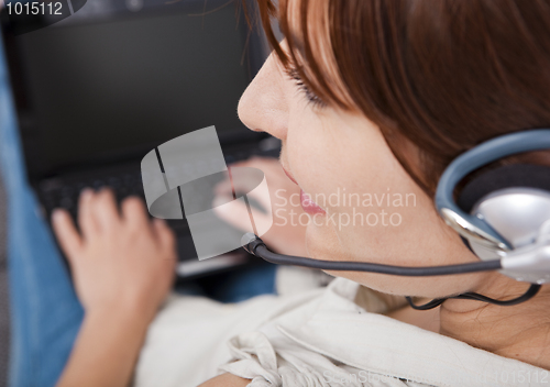 Image of Online conversation