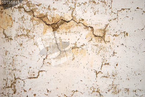 Image of cracked wall