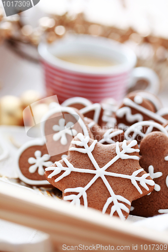 Image of gingerbreads with coffee