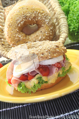 Image of Bagel with ham and egg