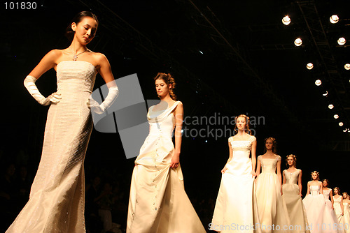 Image of Seoul Fashion Week (Seoul Collection) Fall/Winter 2006.  Hwang J