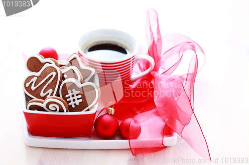 Image of coffe with gingerbreads