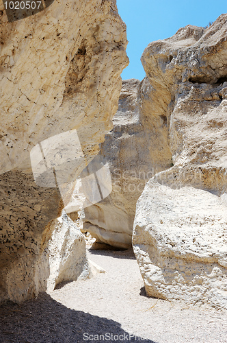 Image of White stones of Makhtesh Ramon