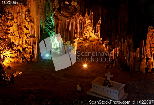 Image of Tourists in Melidoni Cave