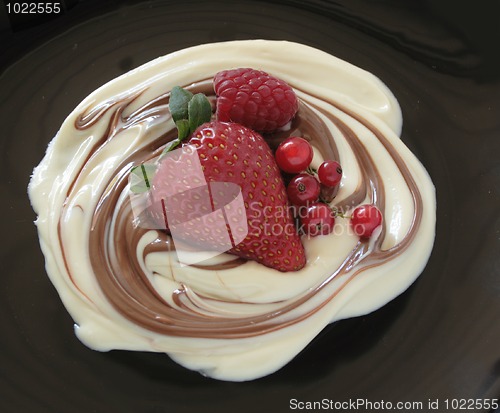 Image of chocolate swirl with raspberry