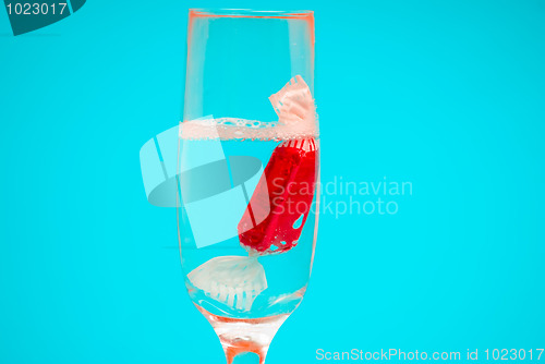 Image of glass of champagne