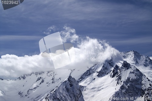 Image of Mountains in cloud