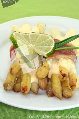 Image of Asparagus in bacon coat