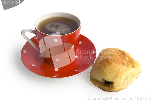 Image of Red coffee cup and a bun