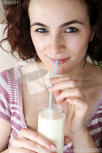 Image of Young people eating milk with cereals