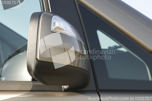 Image of car mirror