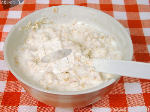 Image of Yogurt with oat flakes
