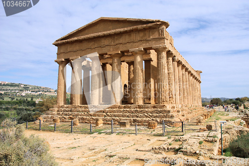 Image of Greek temple