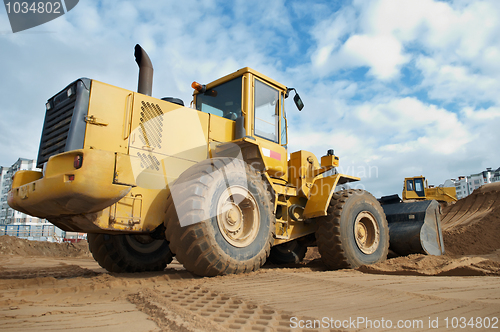 Image of wheel loader at work