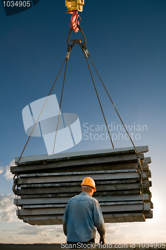 Image of handling load lifting operations