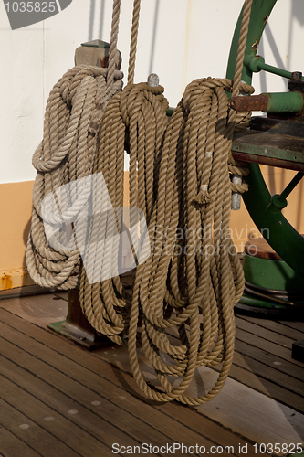 Image of coiled ropes and winch