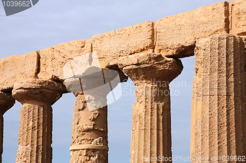 Image of Doric temple