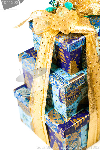 Image of pyramid of blue gift boxes 