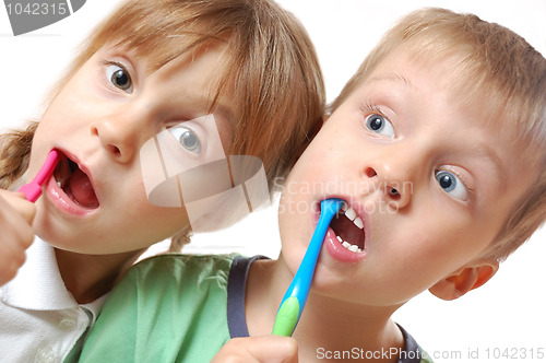 Image of brushing teeth children