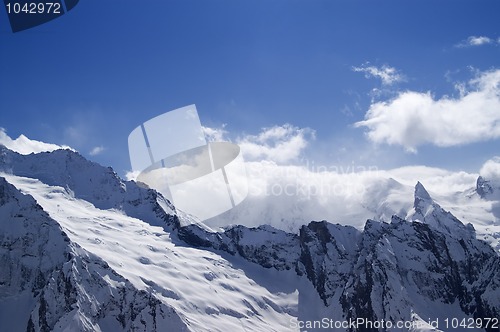 Image of Mountains in cloud