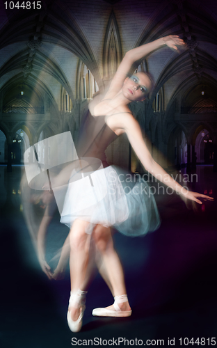 Image of ballet dancer in motion