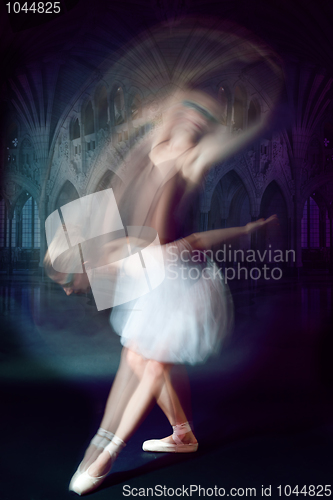 Image of ballet dancer shoot in motion