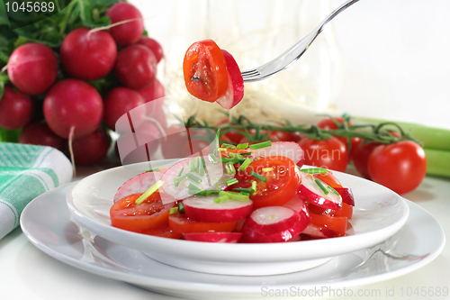 Image of Radish and tomato salad