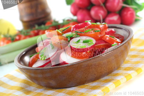 Image of radish and tomato salad