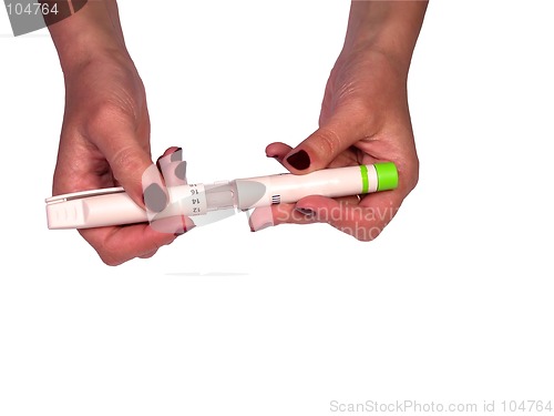 Image of Opening an insulin pen