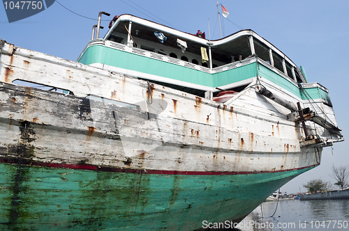 Image of Rrusty fishing boat