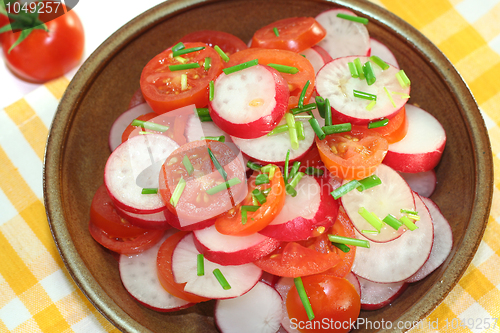 Image of radish and tomato salad