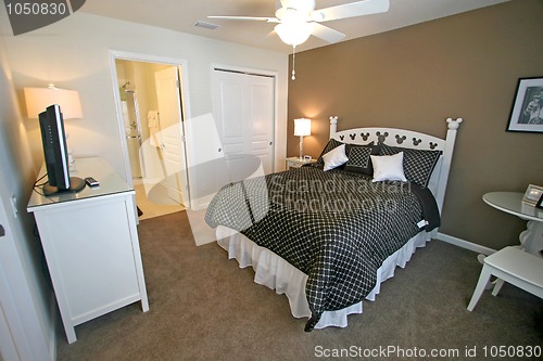 Image of Queen Master Bedroom