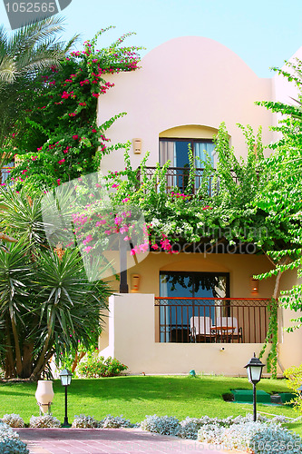 Image of Tropical villa with beautiful garden 