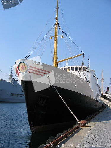 Image of Front of an old boat