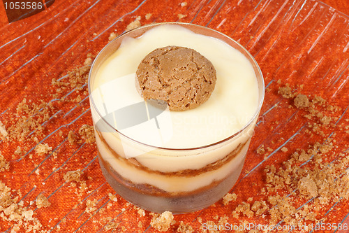 Image of Vanilla custard and amaretti dessert