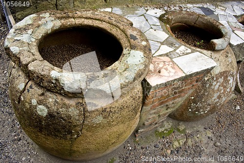 Image of A thermopolium in Herculaneum 