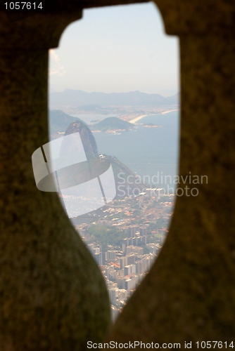 Image of Sugar loaf seen through Corcovado pilaster