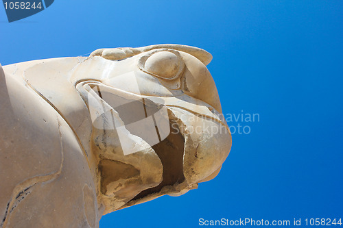 Image of Griffin Statue