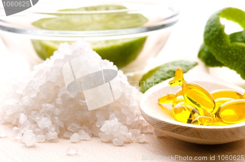 Image of lemon bath - bath salt, capsule and fresh fruits