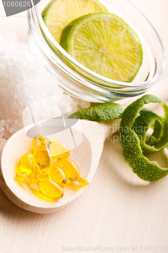 Image of lemon bath - bath salt, capsule and fresh fruits