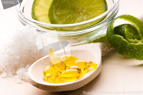Image of lemon bath - bath salt, capsule and fresh fruits