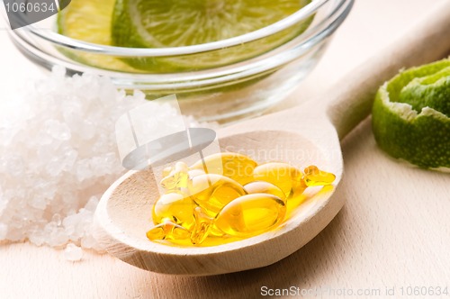 Image of lemon bath - bath salt, capsule and fresh fruits