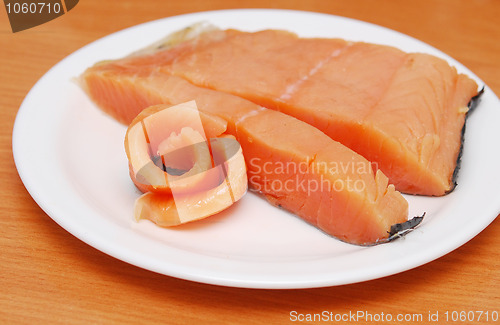Image of fish on plate