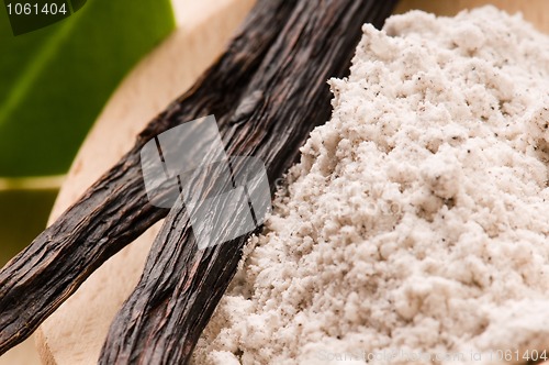 Image of vanilla beans with aromatic sugar