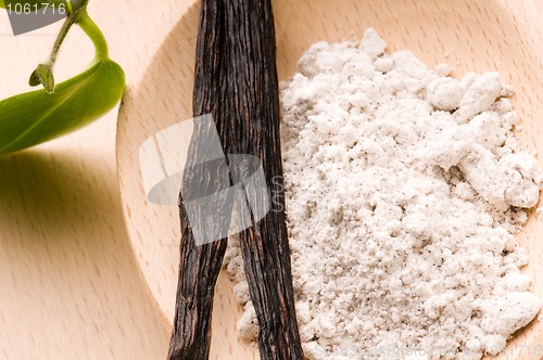 Image of vanilla beans with aromatic sugar