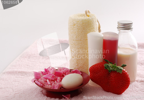 Image of Romantic pink SPA set with huge strawberry